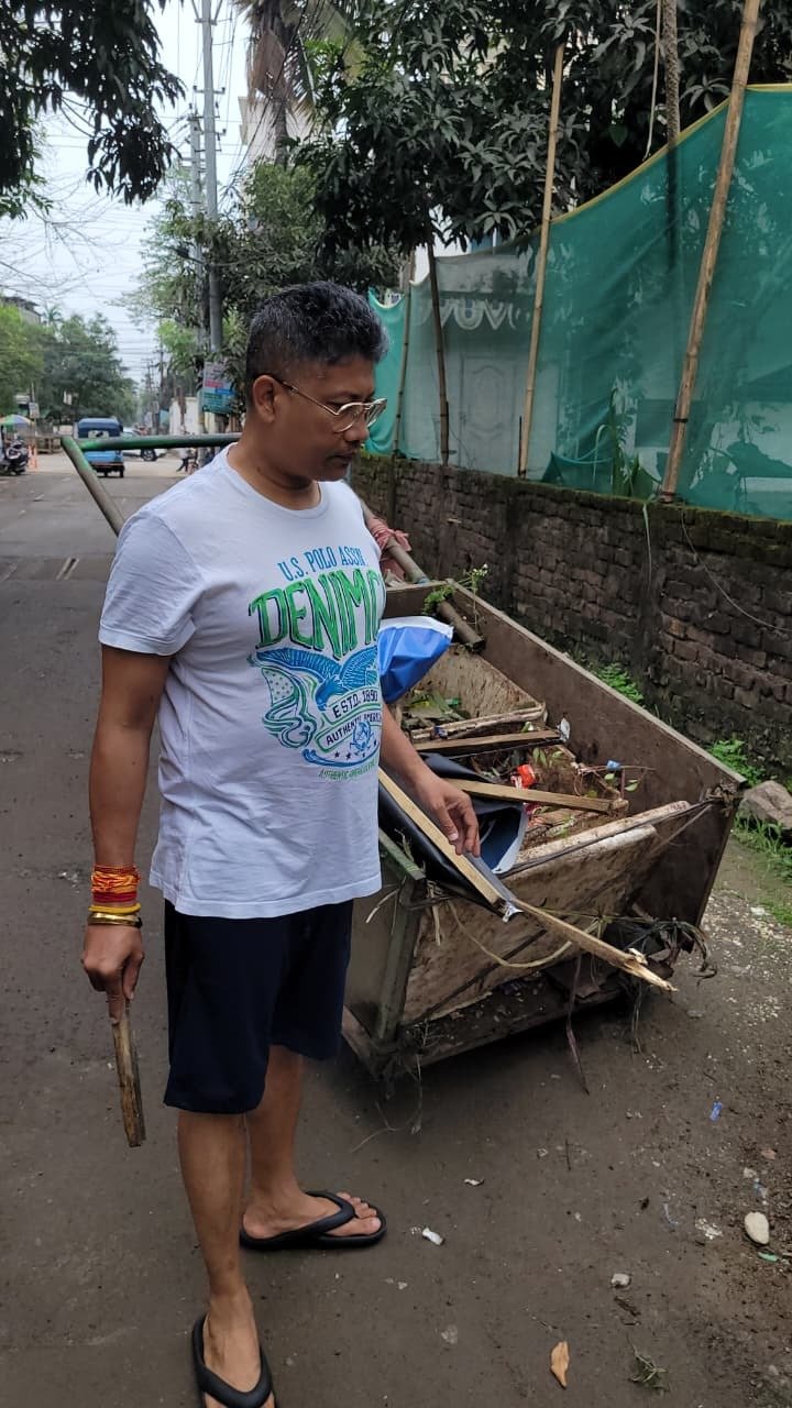 Assam Minister Pijush Hazarika Joins Cleanliness Drive, Praises GMC Workers